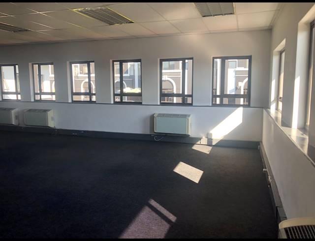 194M² OFFICE TO LET IN HYDE PARK